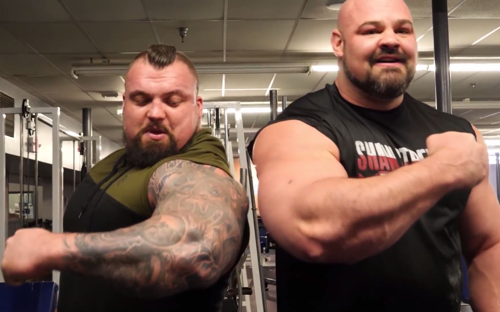 大肖vs艾迪充血臂围,史诗壮汉手臂训练,| who can get a bigger pump?