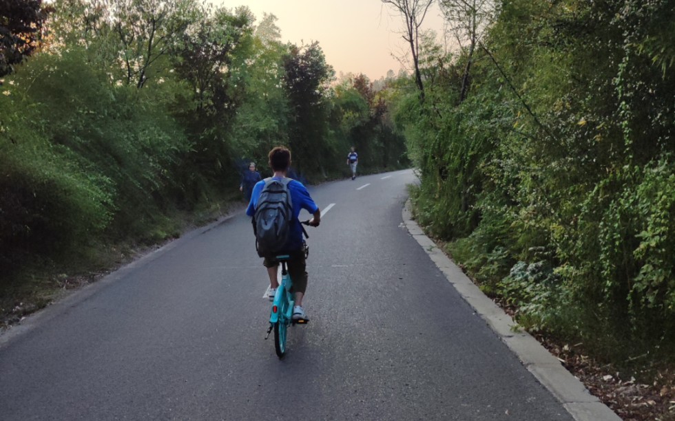 [图]《第 一 视 角 骑 车 下 翠 屏 山》