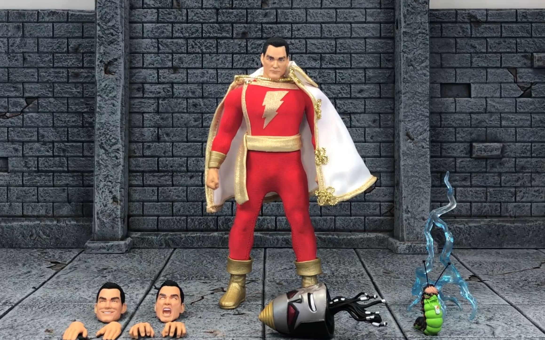 [图]沙赞Mezco Toyz One-12 Collective Shazam Action Figure Review