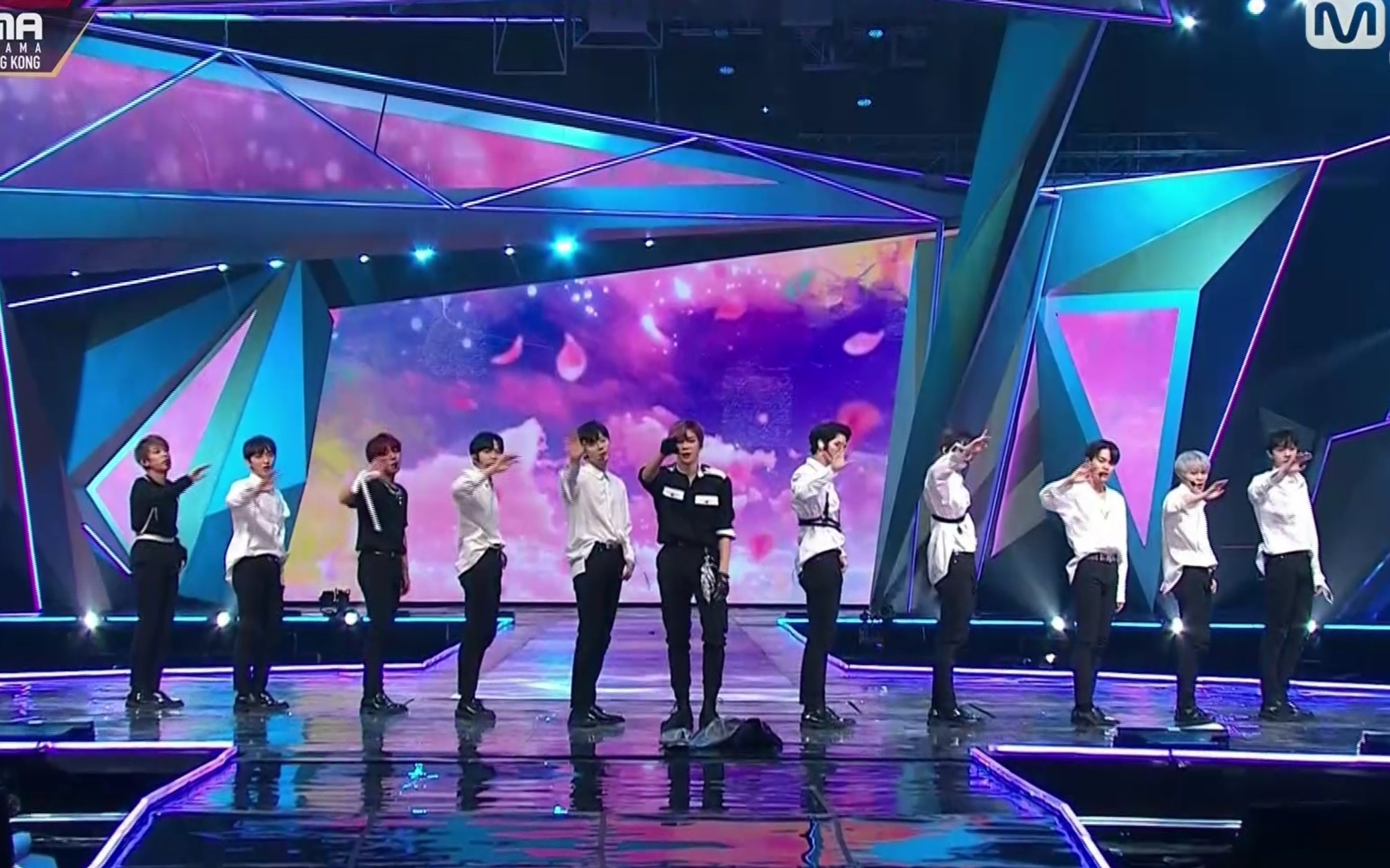 181215 2018 mama in hong kong 最佳男团受赏