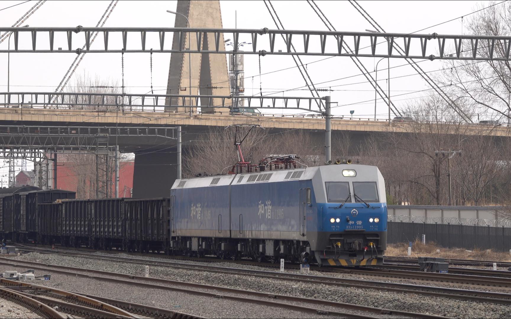 会唱歌的蓝精灵hxd1快乐的驶上丰沙线