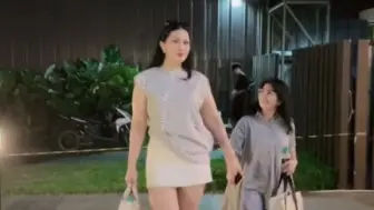 Download Video: 妈妈150cm，女儿竟然190cm？