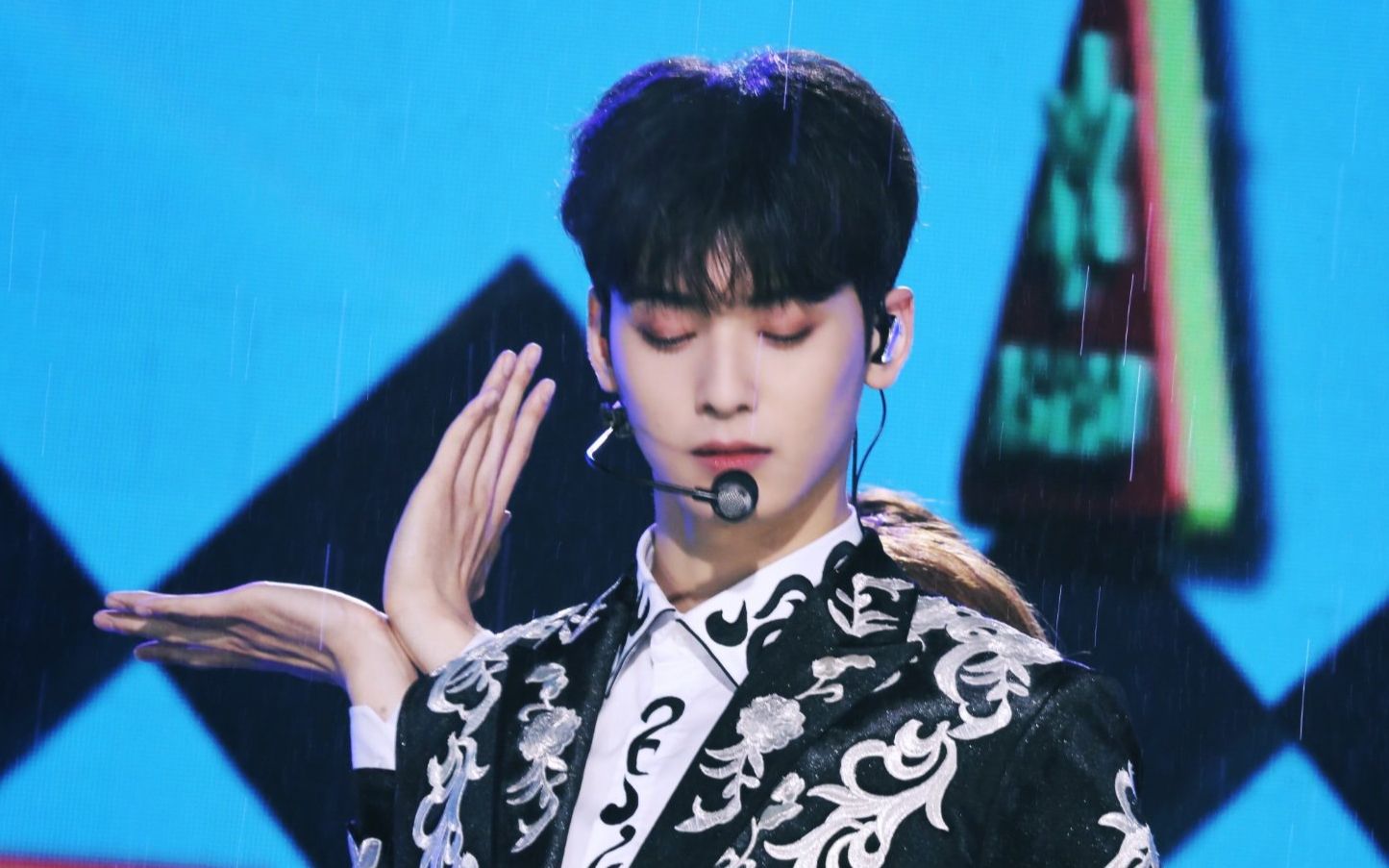 【车银优】《crazy sexy cool》舞台饭拍 车银优focus 混剪(cr:chas