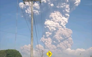 2018年2月19日印尼锡纳朋火山喷发哔哩哔哩bilibili