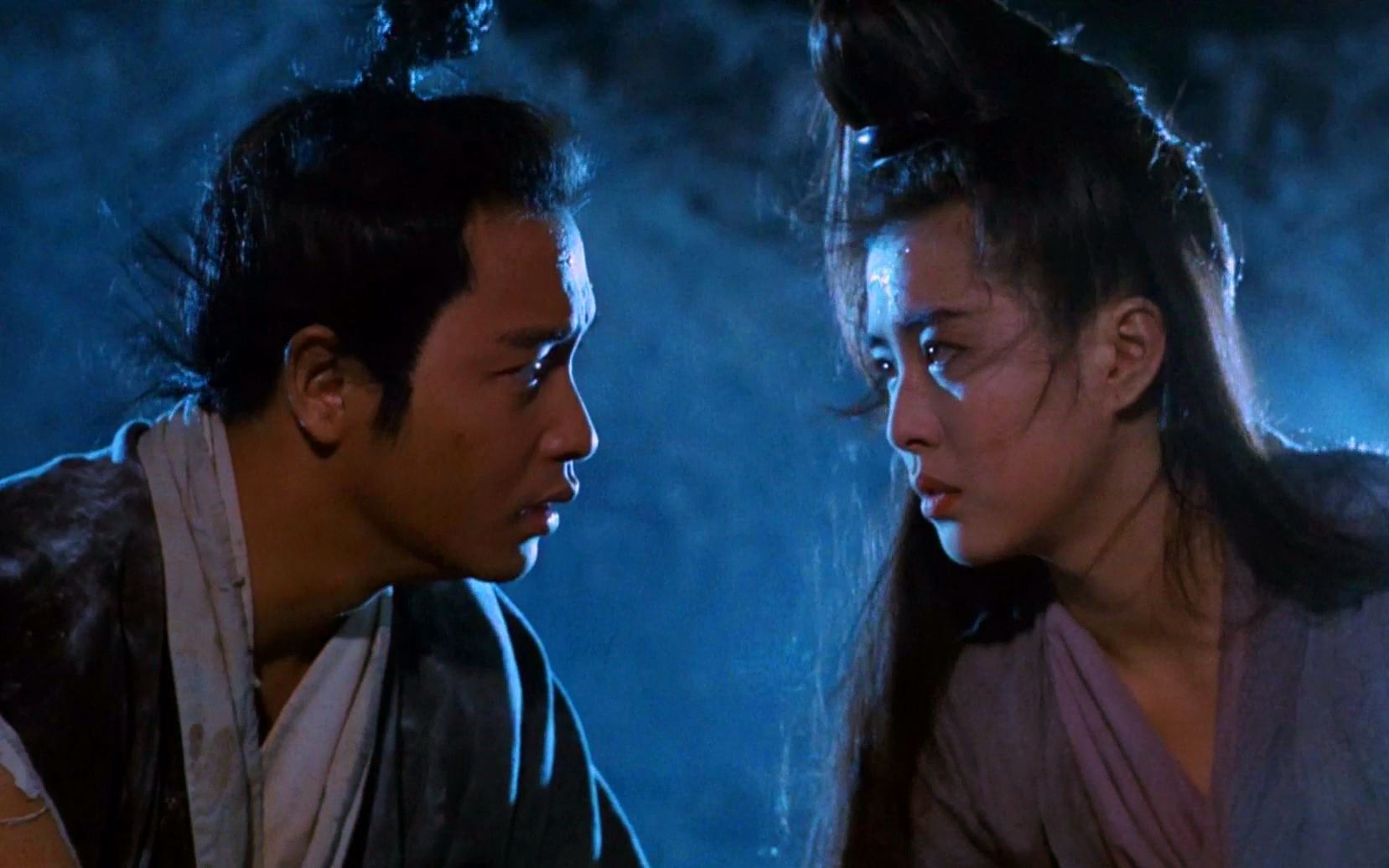 一部经典古装爱情电影,书生夜宿兰若寺,不料却和女鬼纠缠在一起