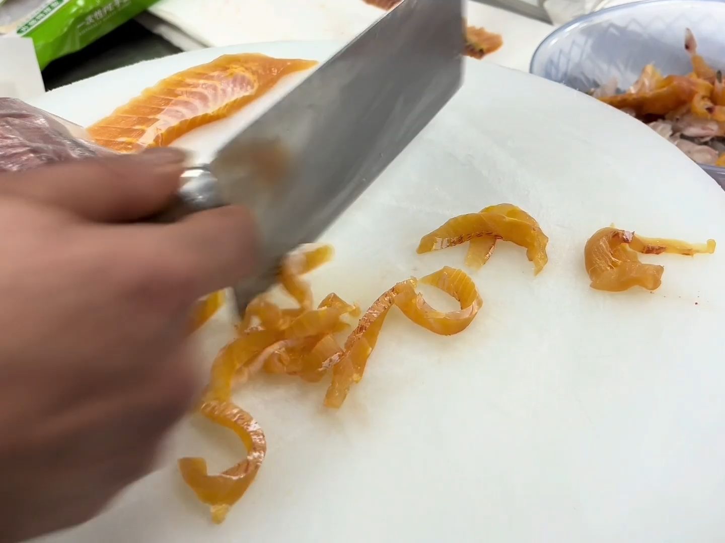 这横县的黄肉鲤的肉质堪比黄河大鲤鱼,真是吃货们不可错过的美食