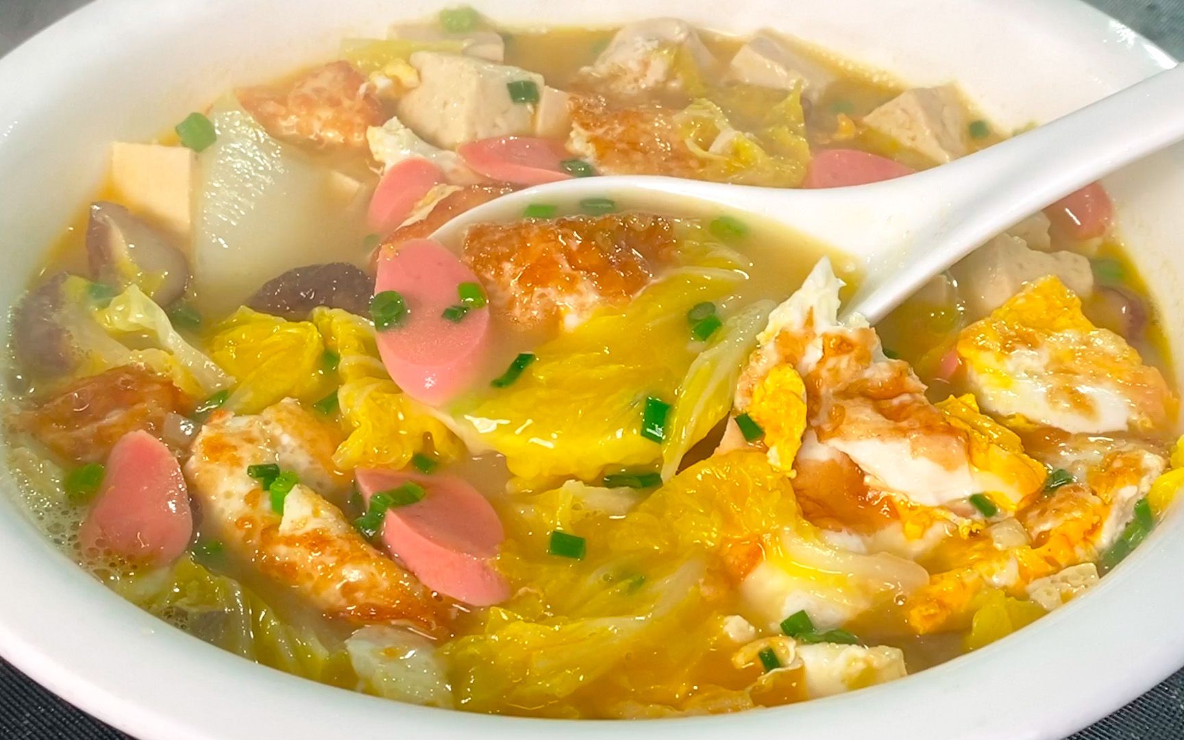 天冷了，多给家人做这道白菜三鲜汤，简单好喝，营养又鲜美 - 哔哩哔哩
