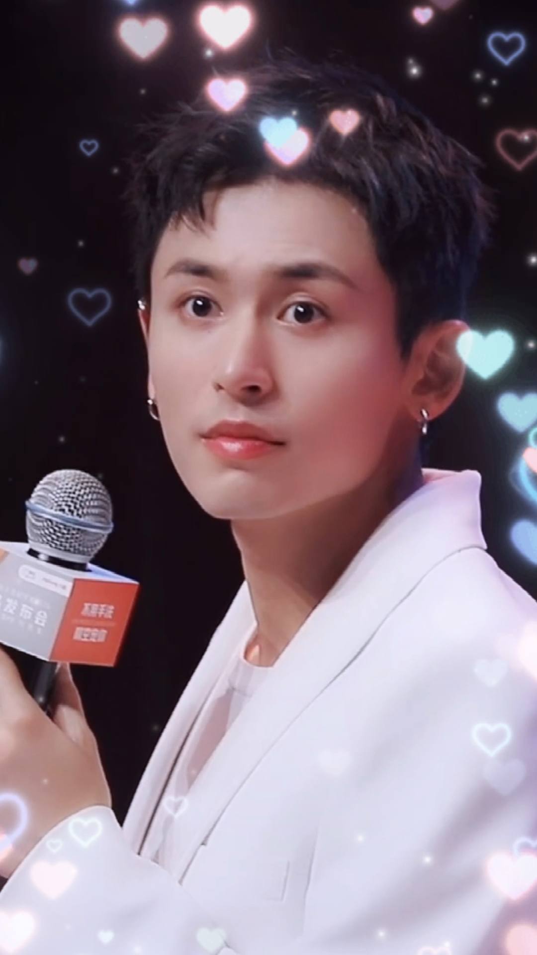 这个回眸太鲨我了#张哲瀚# 511生日快_哔哩哔哩 (゜-゜)つロ 干杯