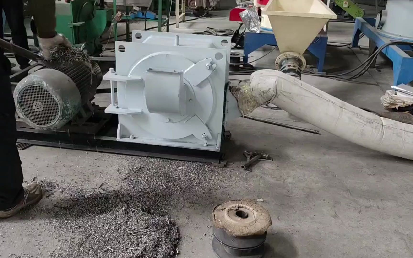 金属磨粉机 钛屑铁屑打粉机 100目生铁焊渣粉碎机