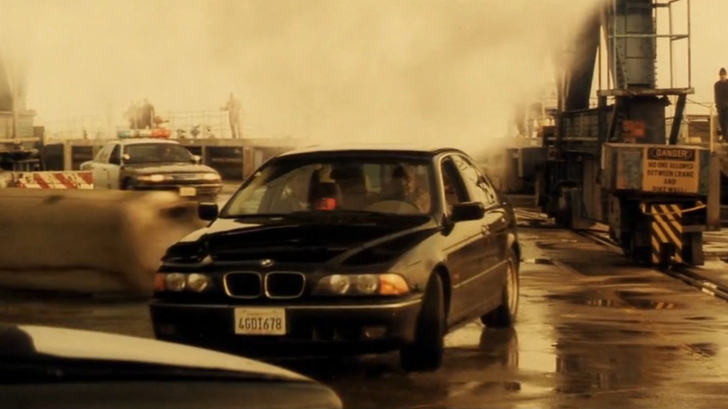 安吉丽娜朱莉经典电影极速60秒-39在码头飙车