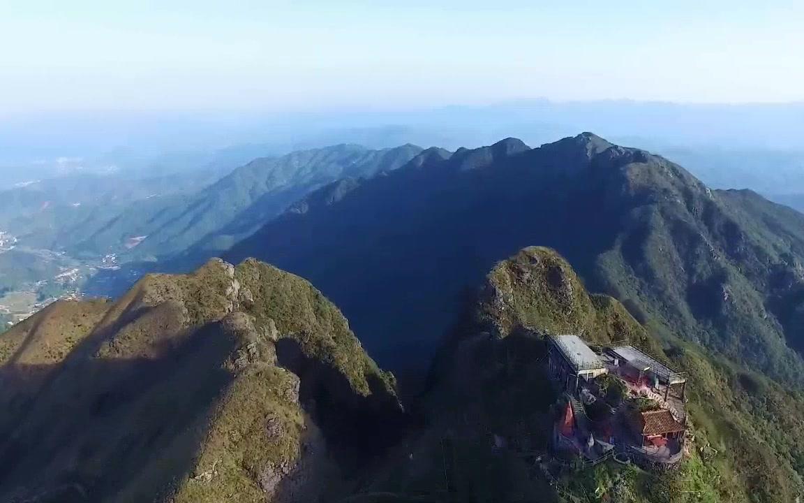 航拍广东梅州阴那山,山势雄奇峰峦叠翠,让人心生震撼哔哩哔哩bilibili