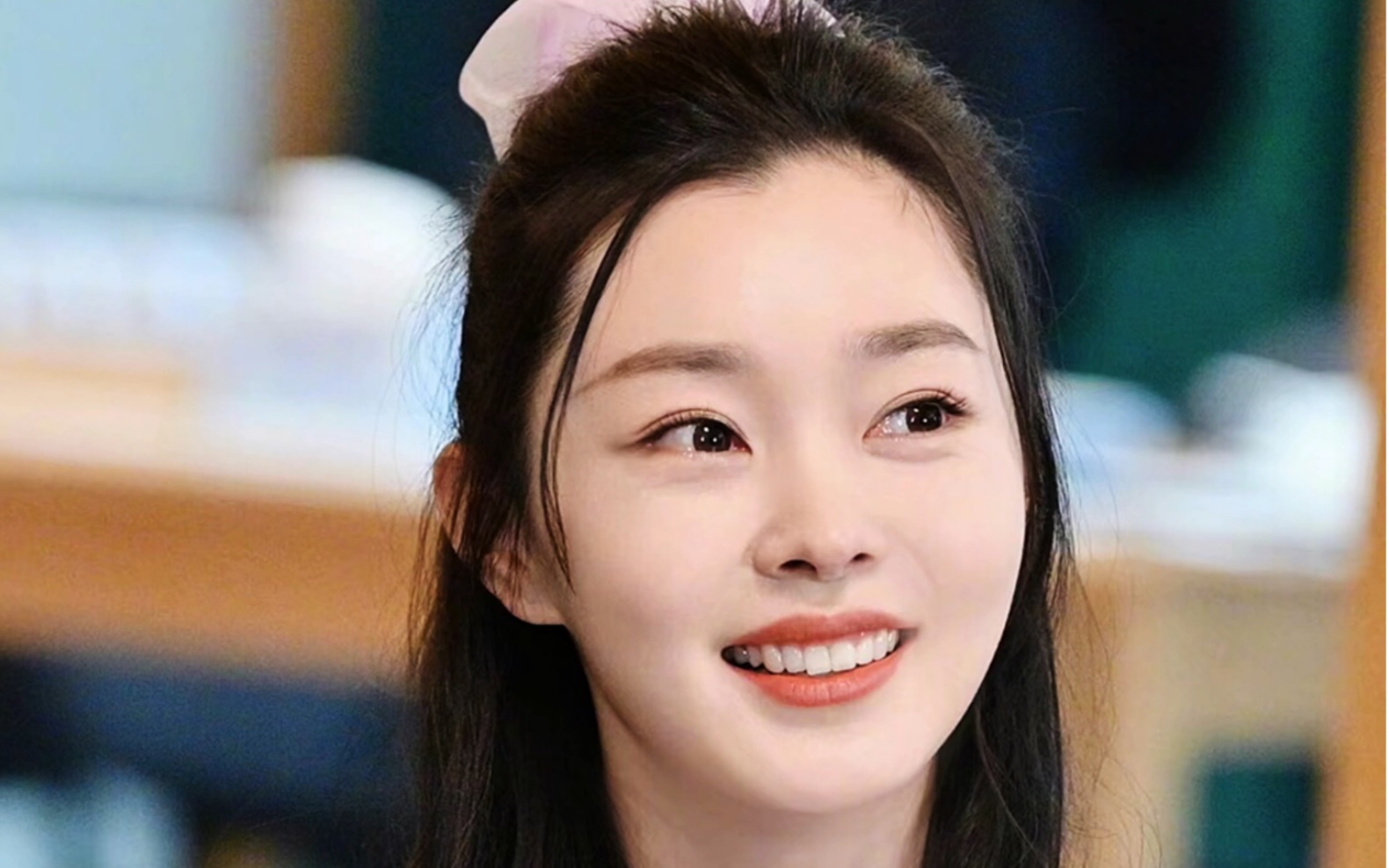 宋轶这么可爱又这么能吃肉的女孩哪里找啊!