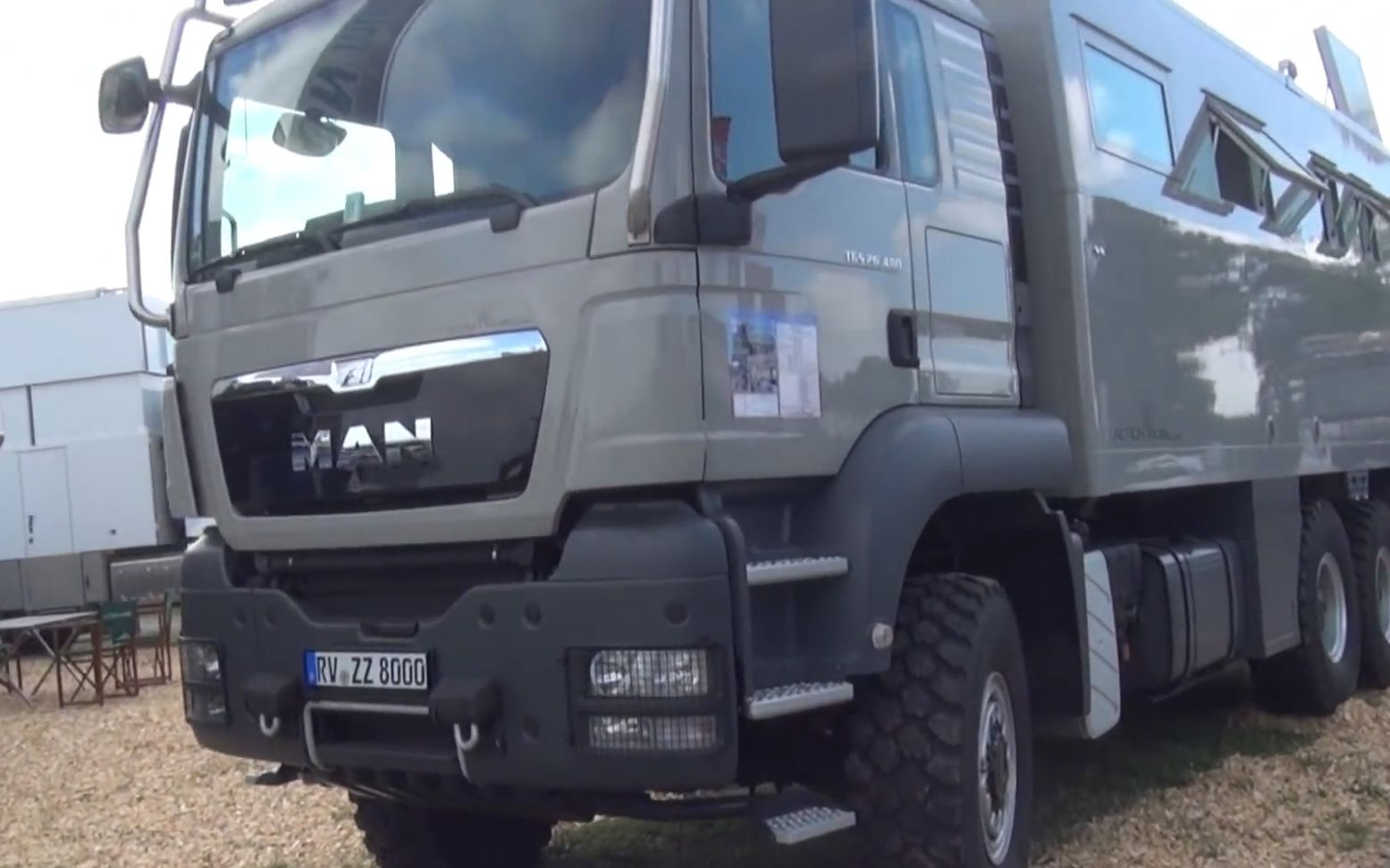 能越野的房子6轮驱动卡车改装的高端房车