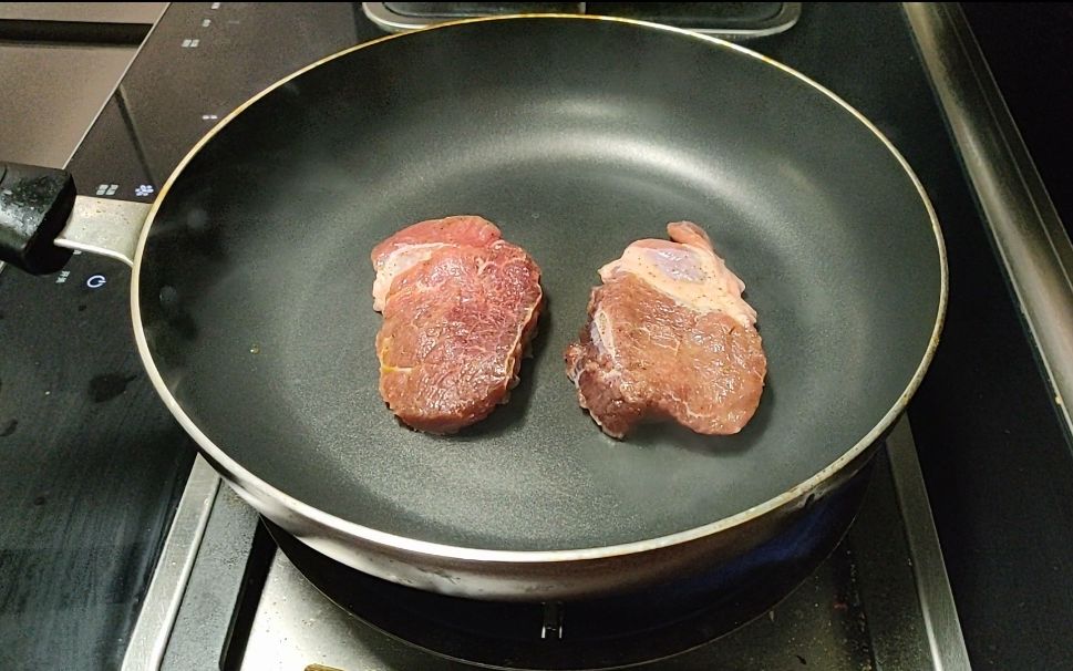 豪橫,小夥在家用半斤鮮牛肉做的夜宵,看了讓人涎水直流