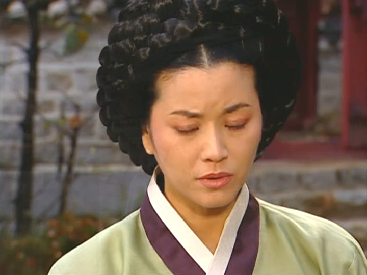 韩剧大长今精彩片段 知道韩尚宫被故意绑架 崔尚宫也是满脸吃惊 看得