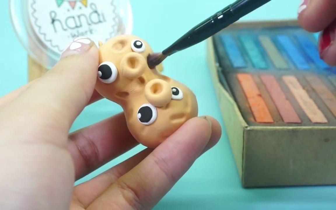 植物大战僵尸粘土制作-可爱的花生