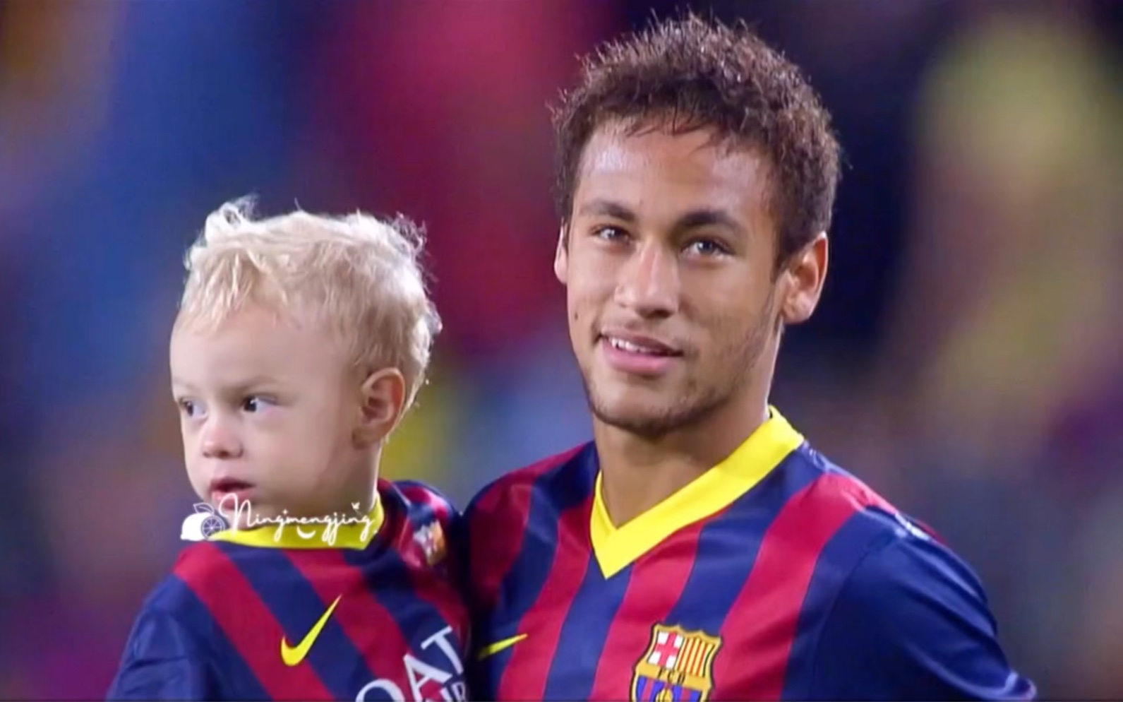 内马尔19岁时与女友生下的儿子,他们在一起时很有爱