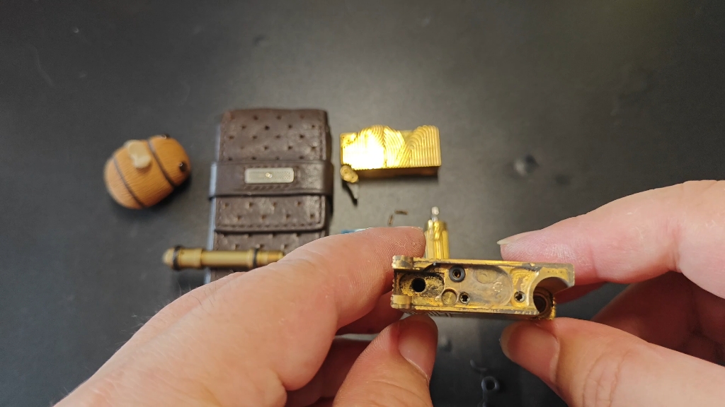 大连本地朋友送修都彭美人鱼限量款打火机