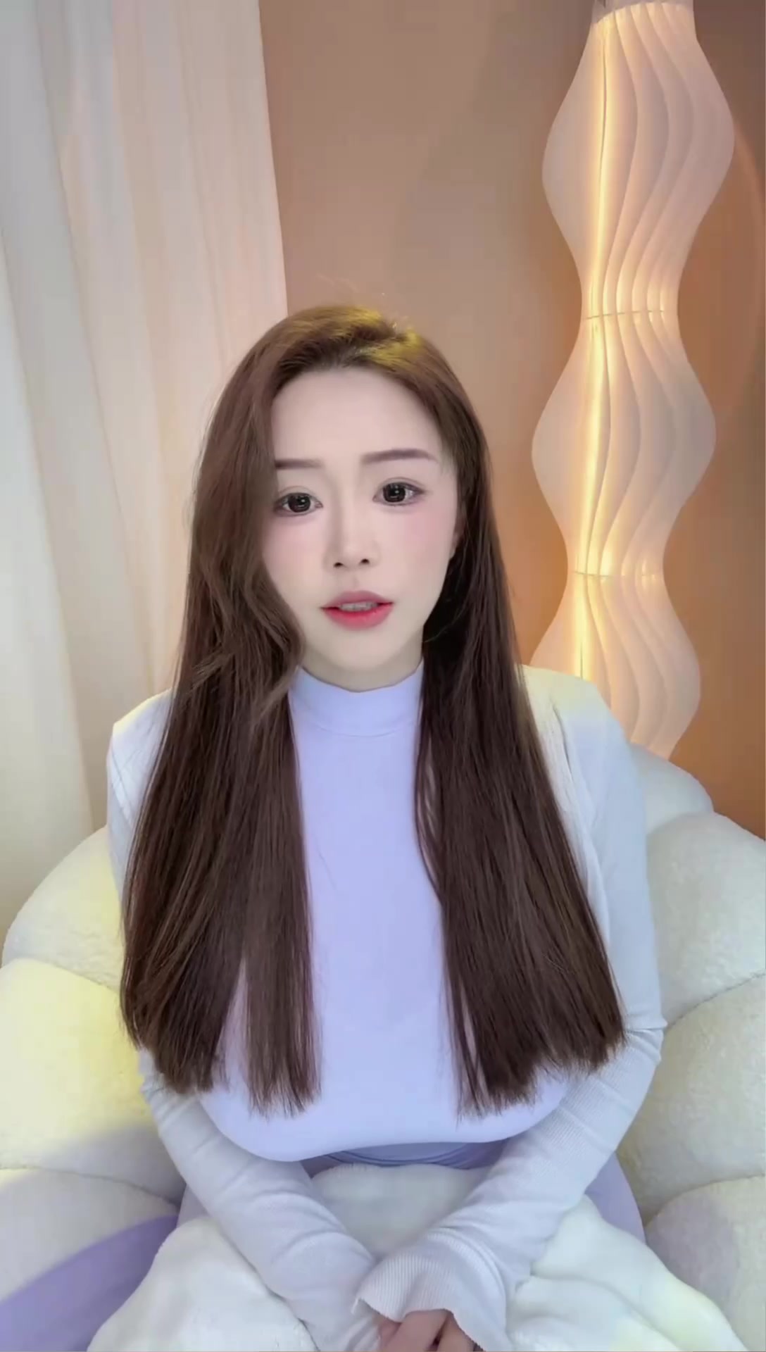 吃糖吐泡泡_250305
