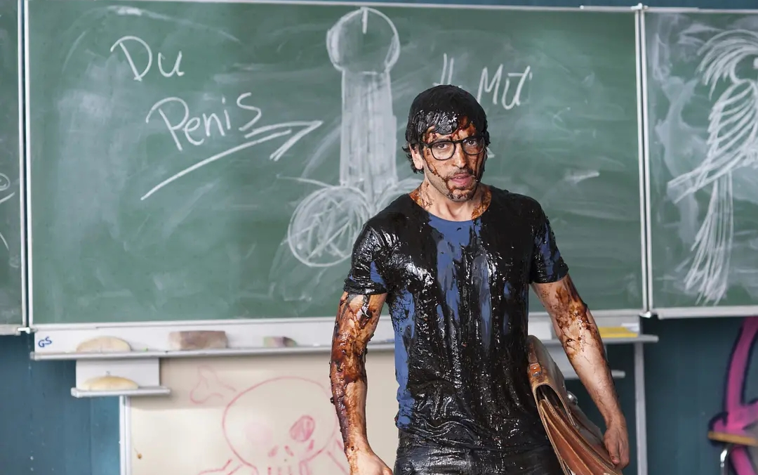 当不良学生遇见比他们更狠的老师