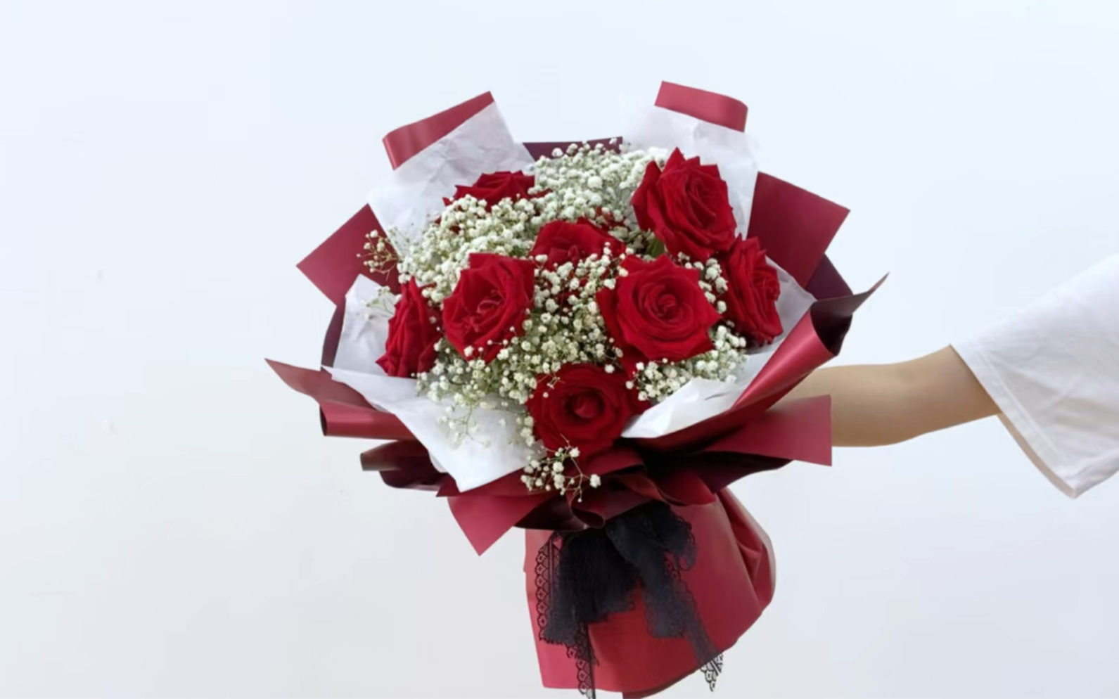 经典七夕花束——九朵玫瑰满天星