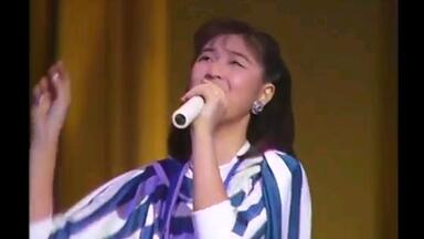 黄金時代真っ只中な菊池桃子のアイドル性に目を奪われるライブ