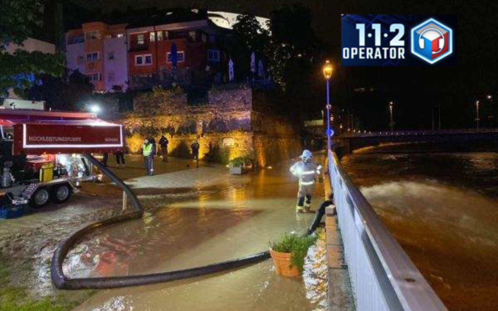 [图]【112接线员】维也纳暴雨，抛尸案有点多啊，协助当地抗击洪水/疯萌别类