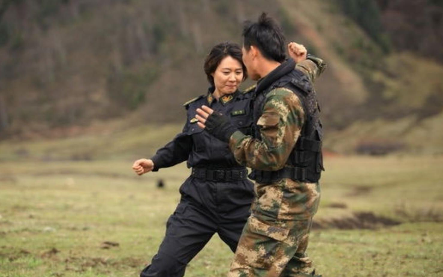 中国第一美女警花,57秒徒手爬五层楼,硬气功让160个国家特警叹服哔哩哔哩bilibili