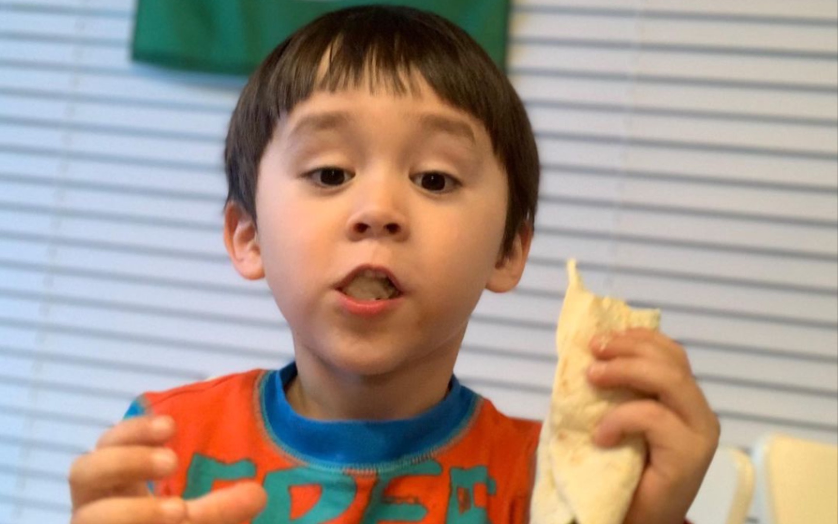 本特利210414ins更新吃饭永远是最快乐的