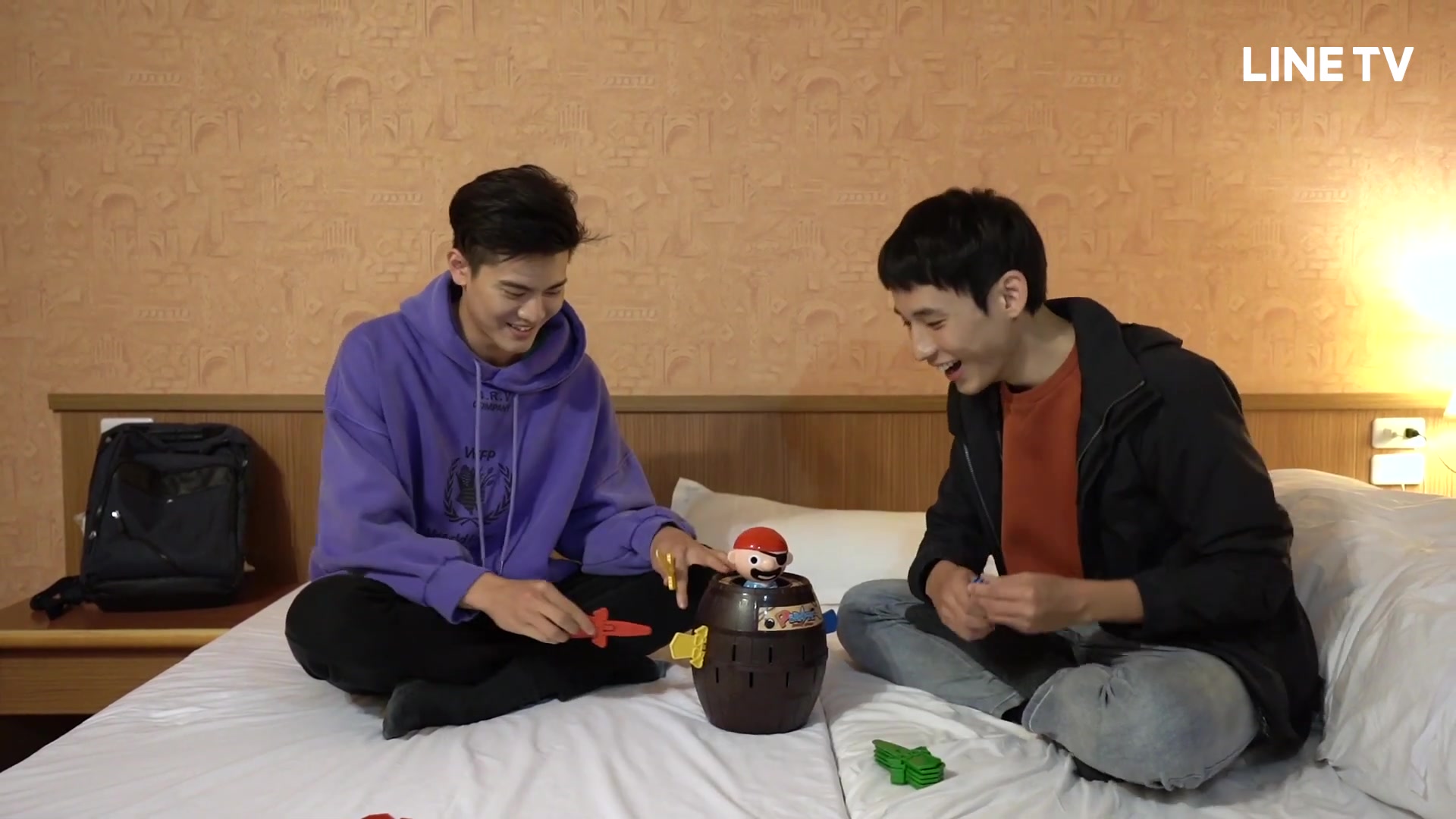 history3圈套花絮幕后直击之行李搜查飞唐cp