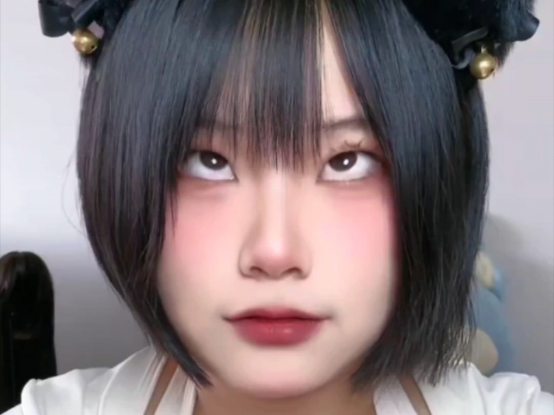 大雷妹妹翻白眼