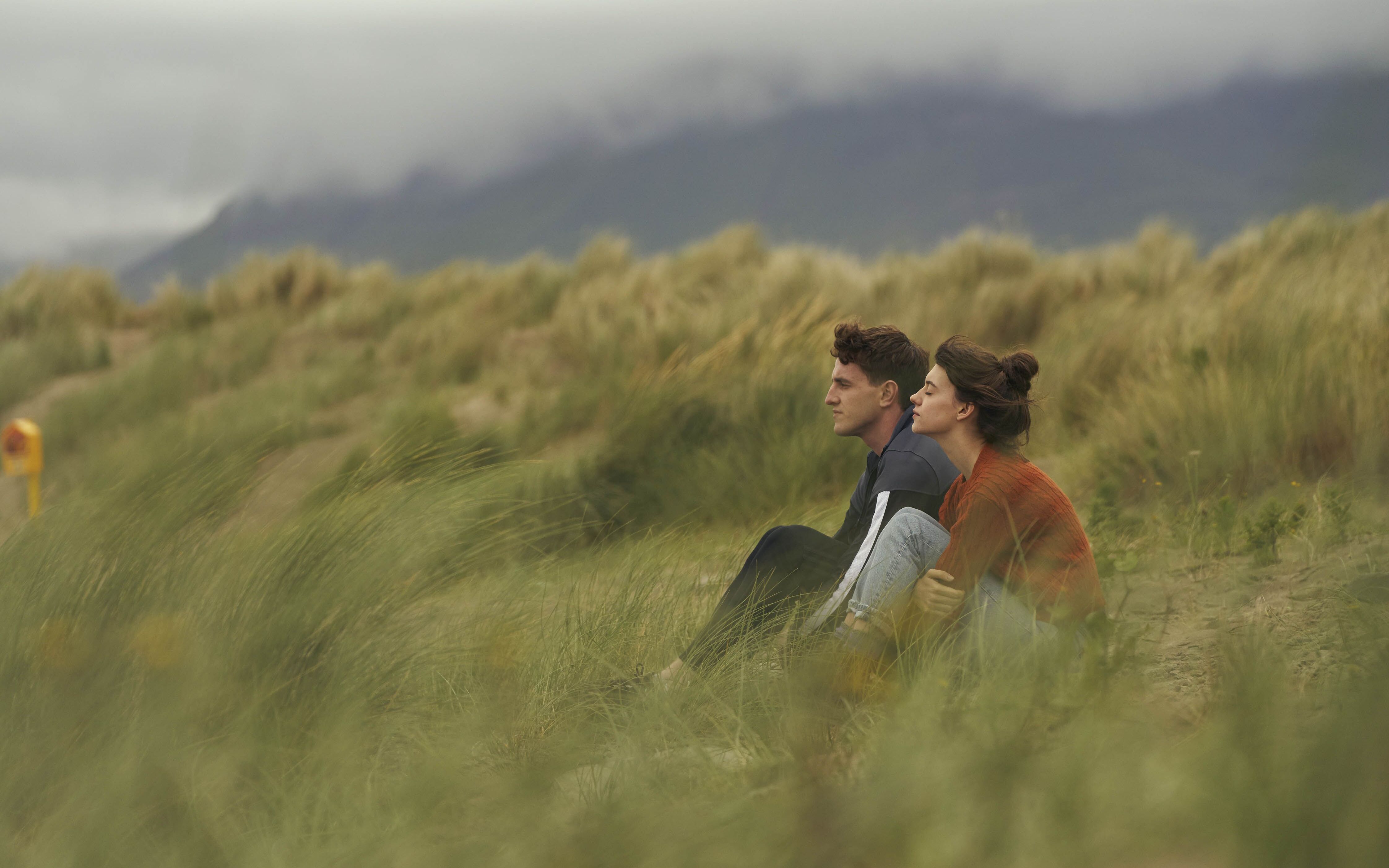 英剧normalpeople我有时候会很难过但从来不会孤单和你在一起从来没有