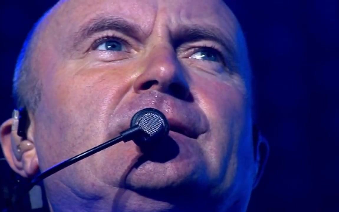 [图]Phil Collins - In The Air Tonight LIVE(2004)