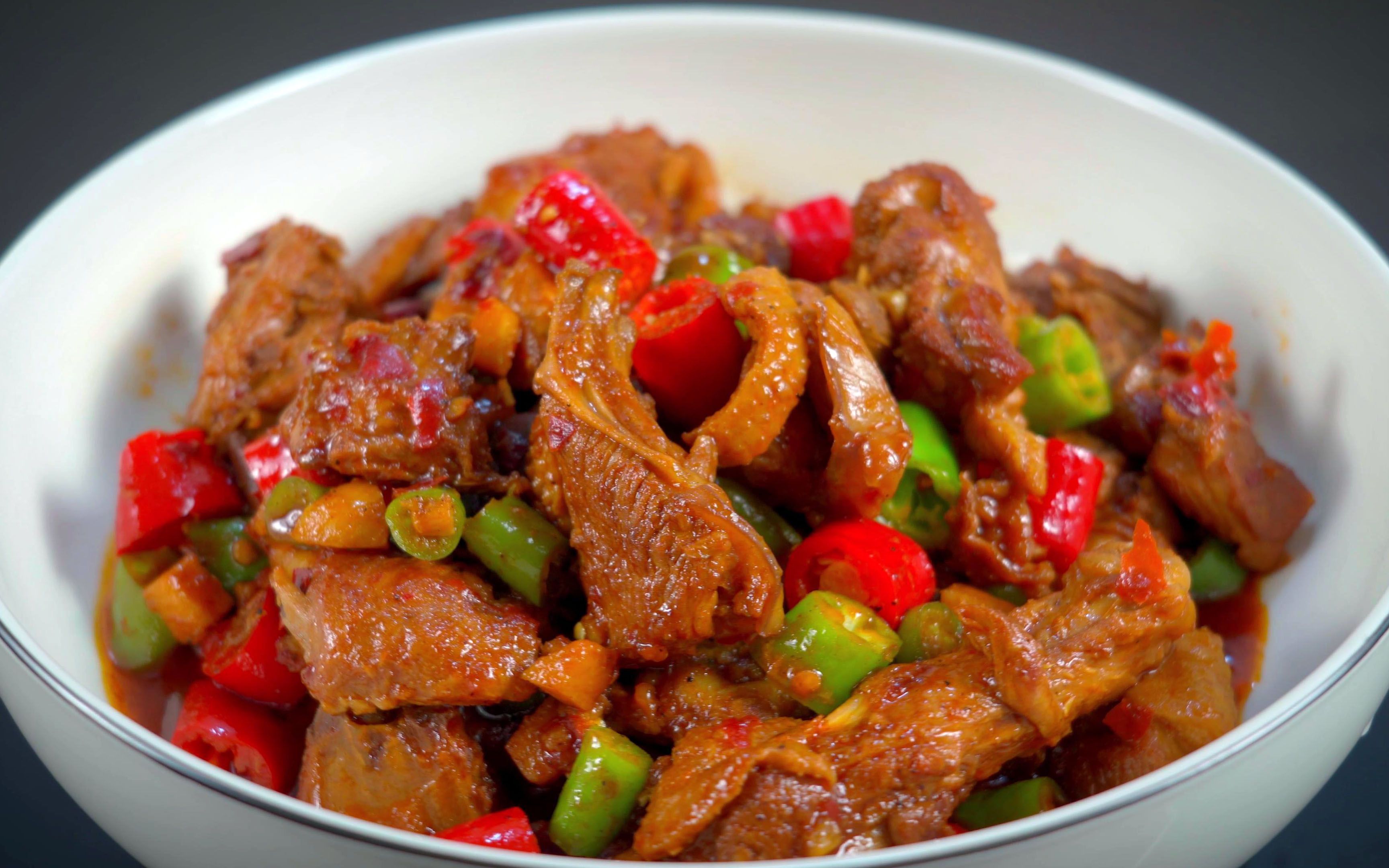 做啤酒鸭时,有四点关键需要注意,教你正确的做法鸭肉软烂无腥味