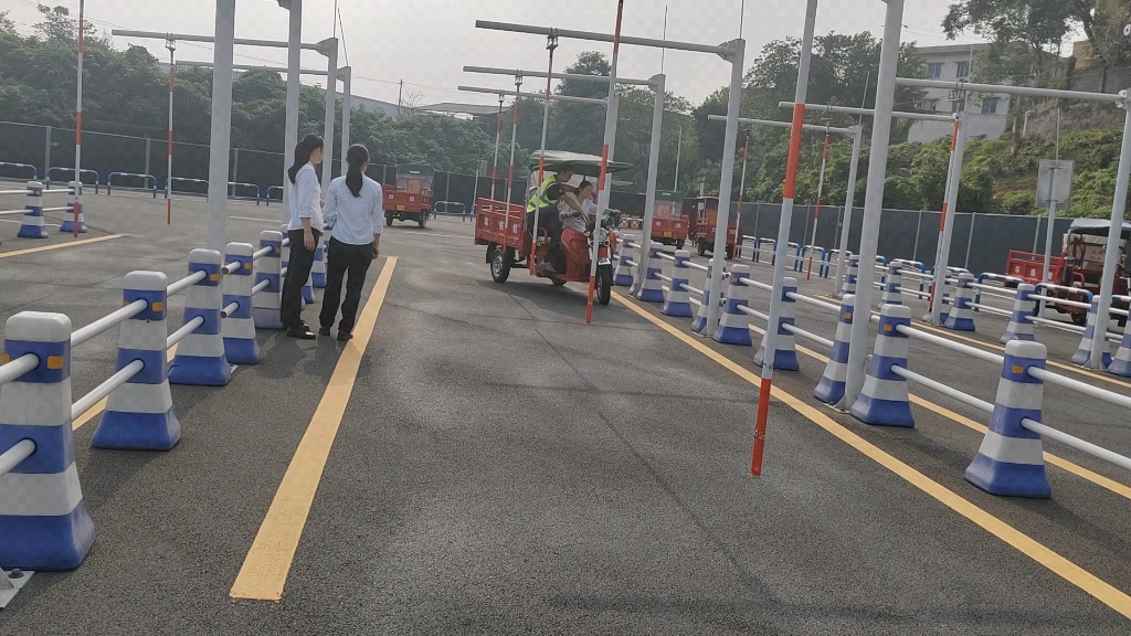 今日石桥铺摩托车驾校日常练车