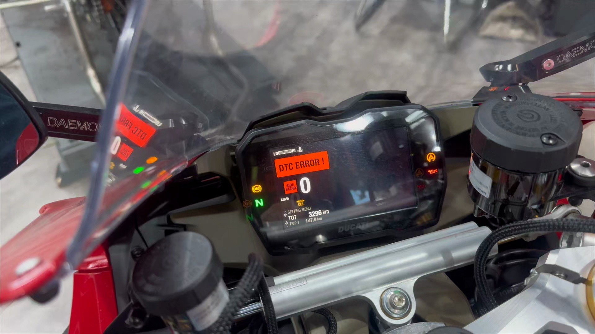 杜卡迪v4s仪表报abs,dtc故障,经过检查abs传感器线束磨断!