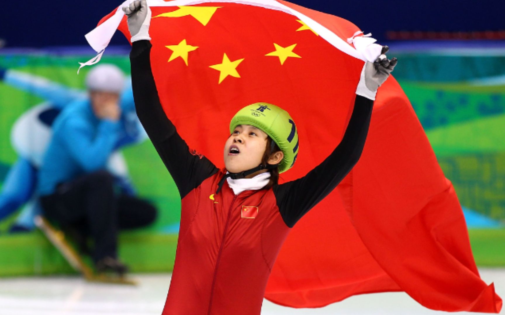 王濛被冻结股权445万,此前曾被传带走调查,网友:未知全貌,不予评价