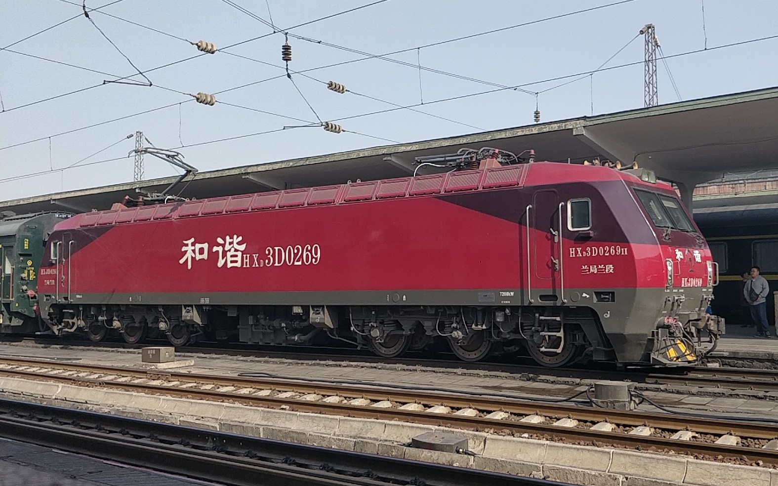 【铁路随拍】 兰局兰段hxd3d-0269牵引k378(西宁～上海)抵达西安站4