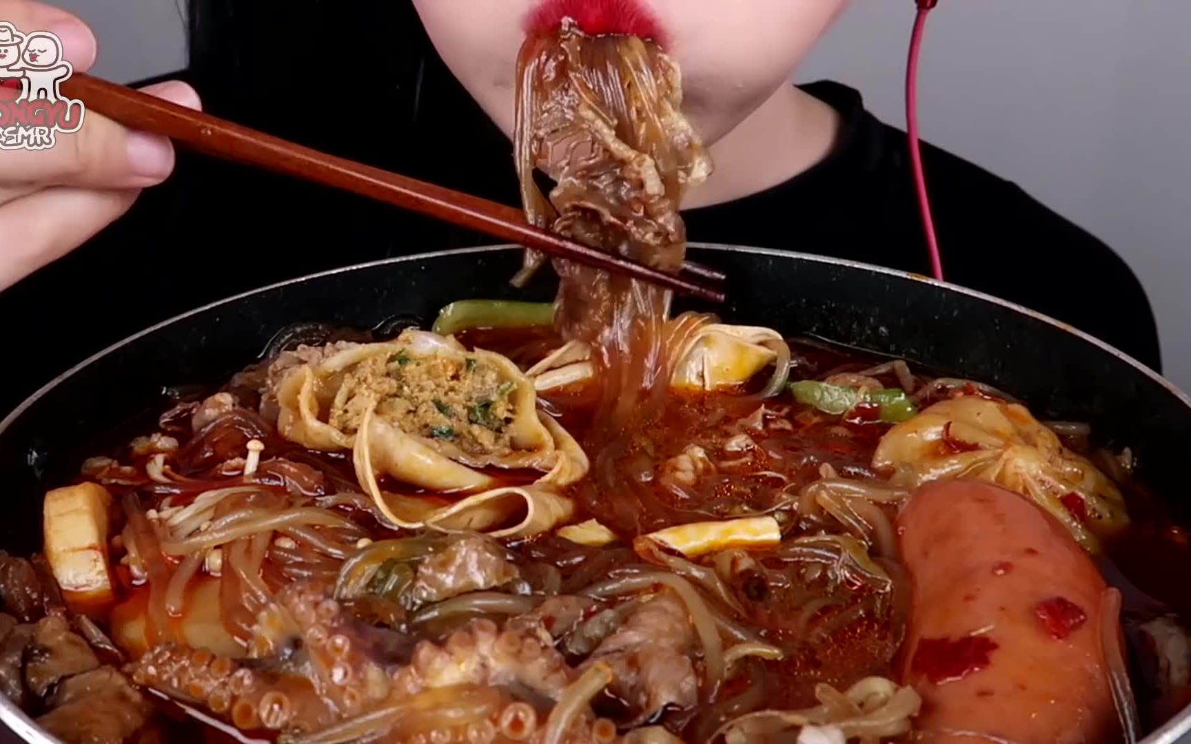 hongyu吃播香辣海鲜火锅