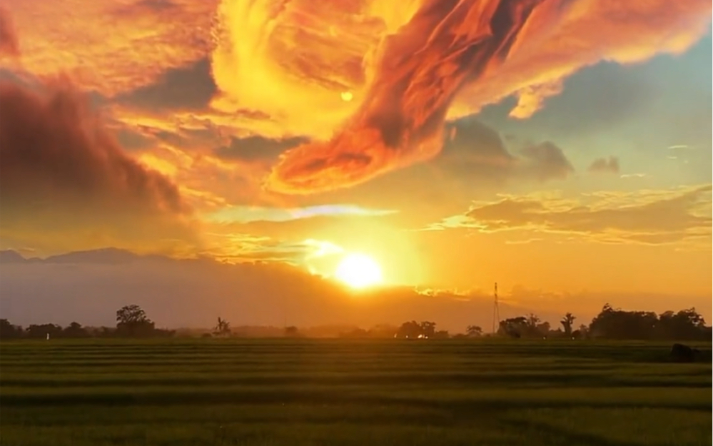 收集了这么多天空美景 当然要分享给你啦.