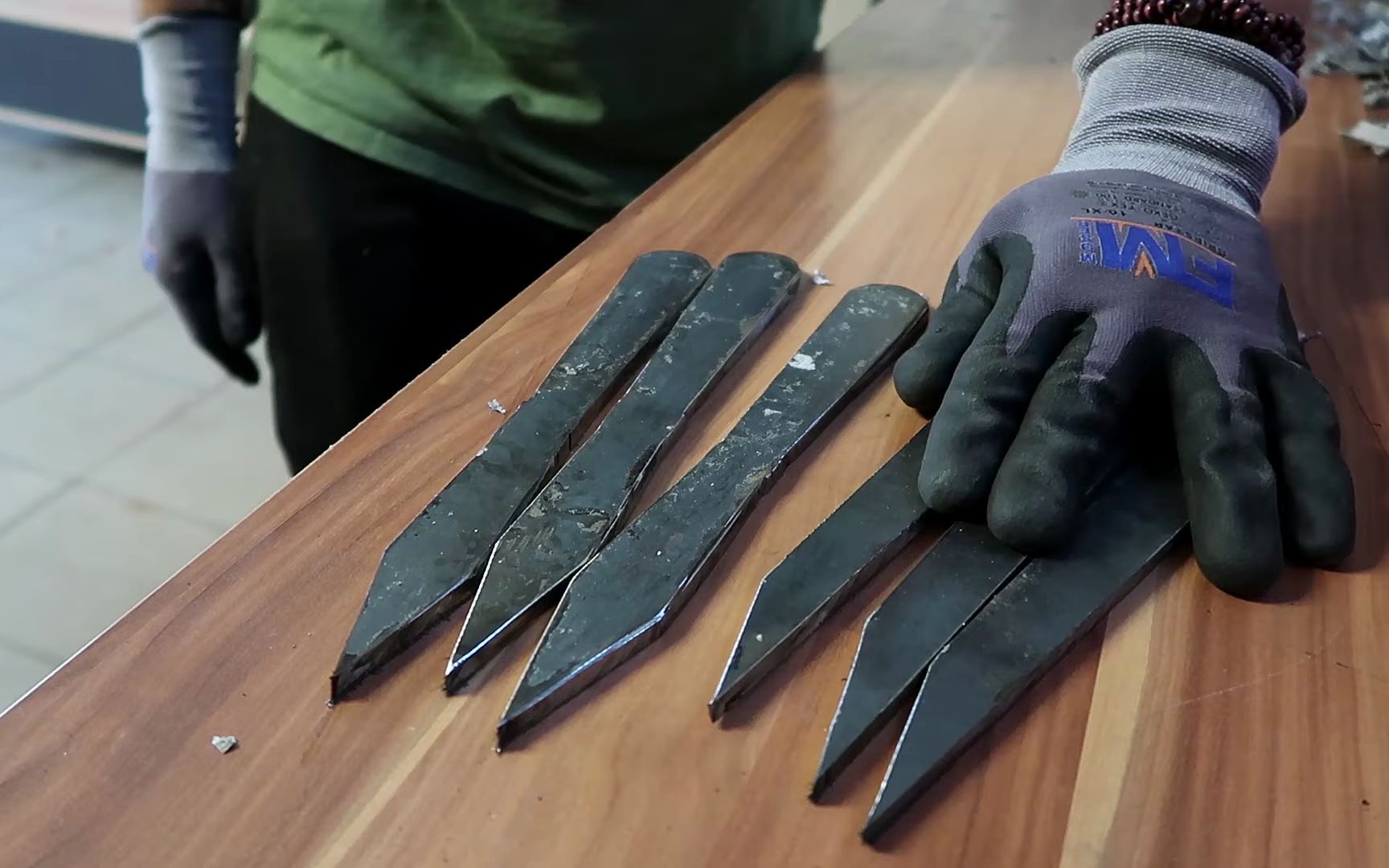 如何自制一把直飞用飞刀