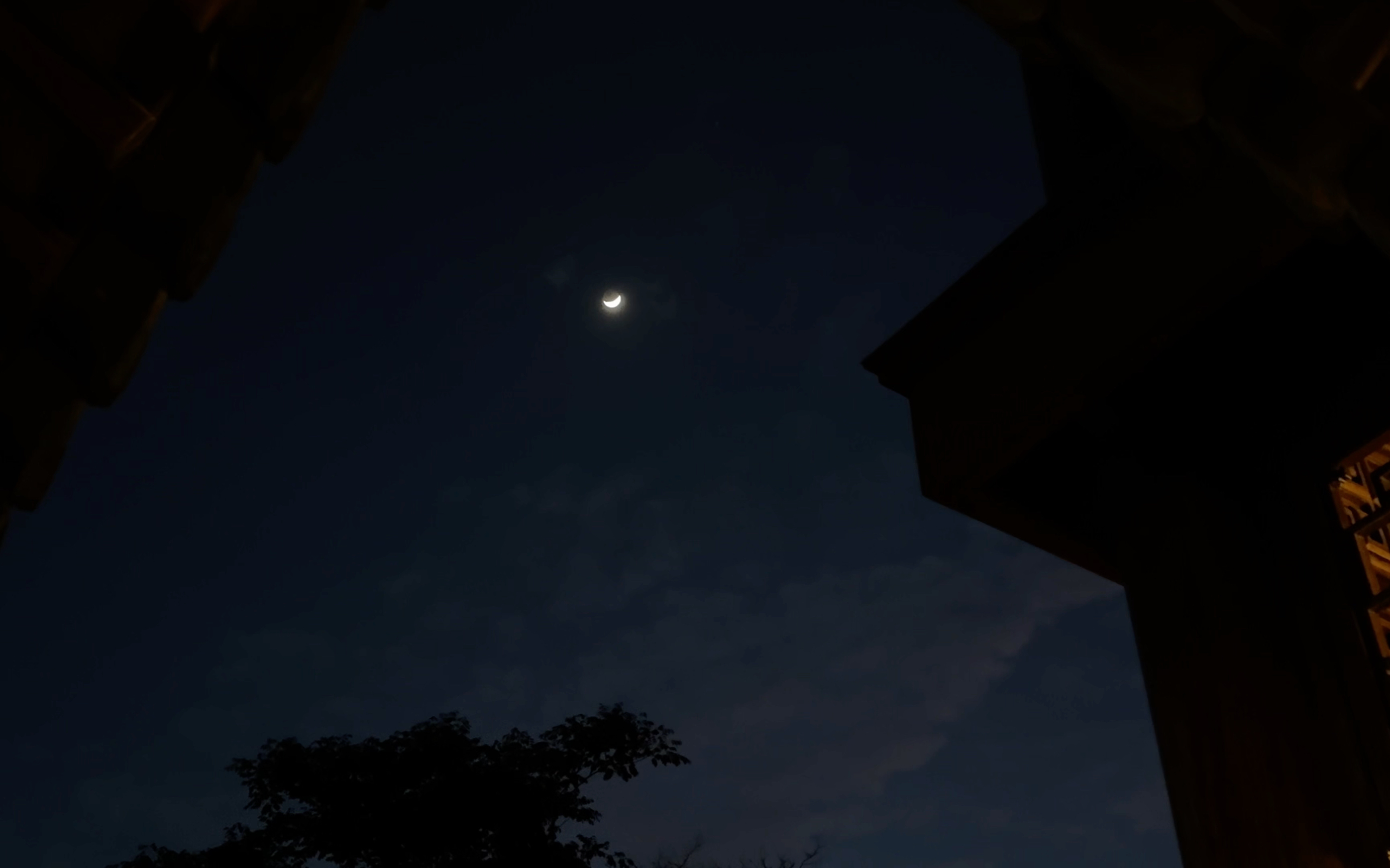  30】 | day233· 我说过看到漂亮的月亮会拍给你看 今天还有我碎掉的