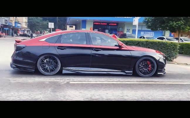 原以为改双拼色的雅阁会被夸,没想到被朋友笑拉了!_哔哩哔哩_bilibili