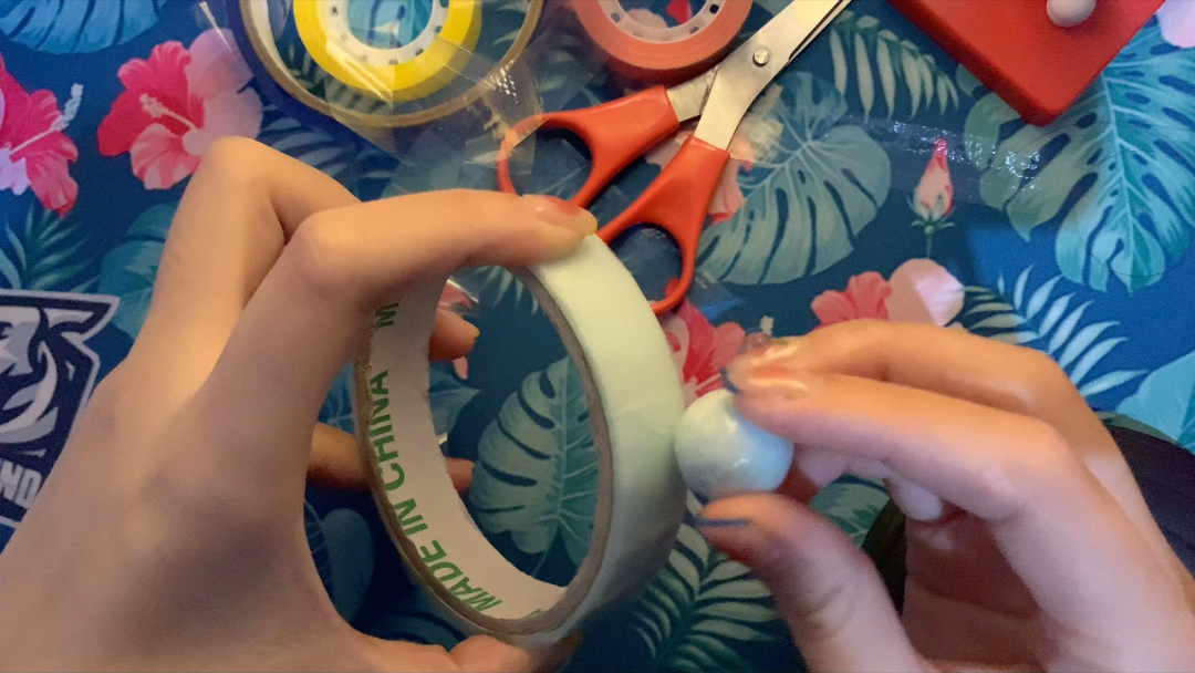 滚胶带球的第二天,对比好有成就感哦