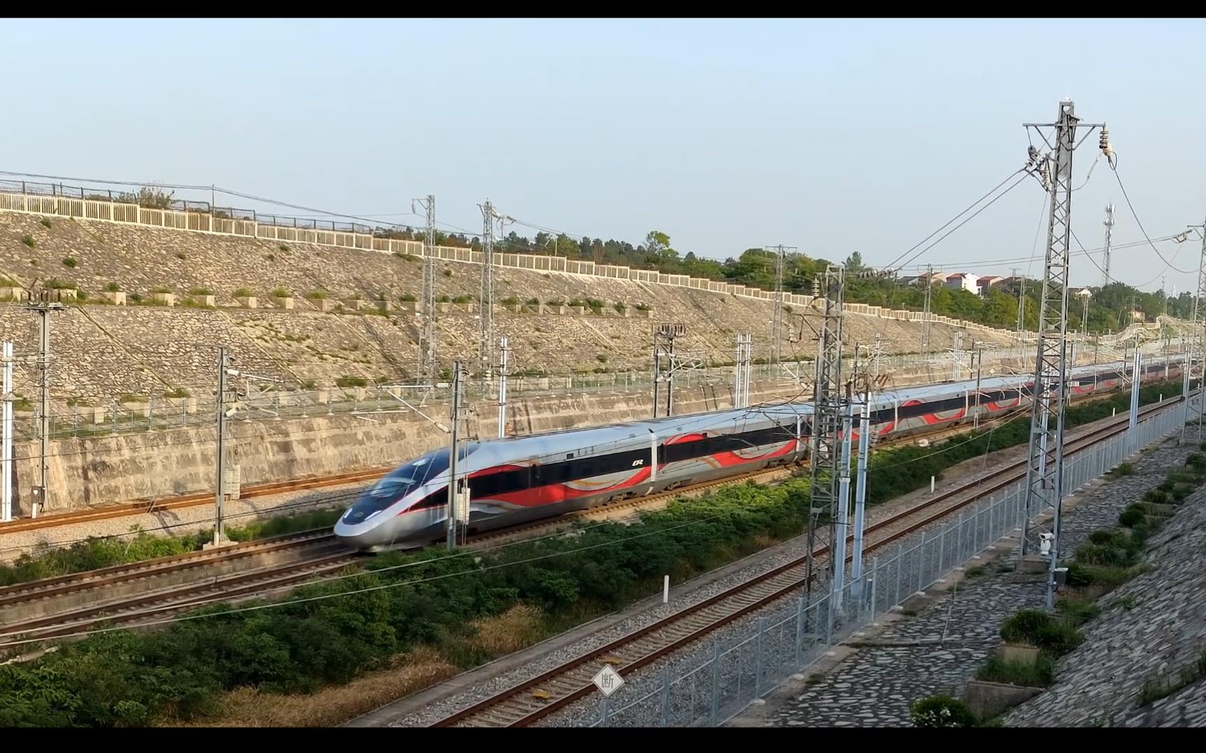 动车组cr400bf-az·0517担当广州南-北京西g78次通过京广高铁横店东