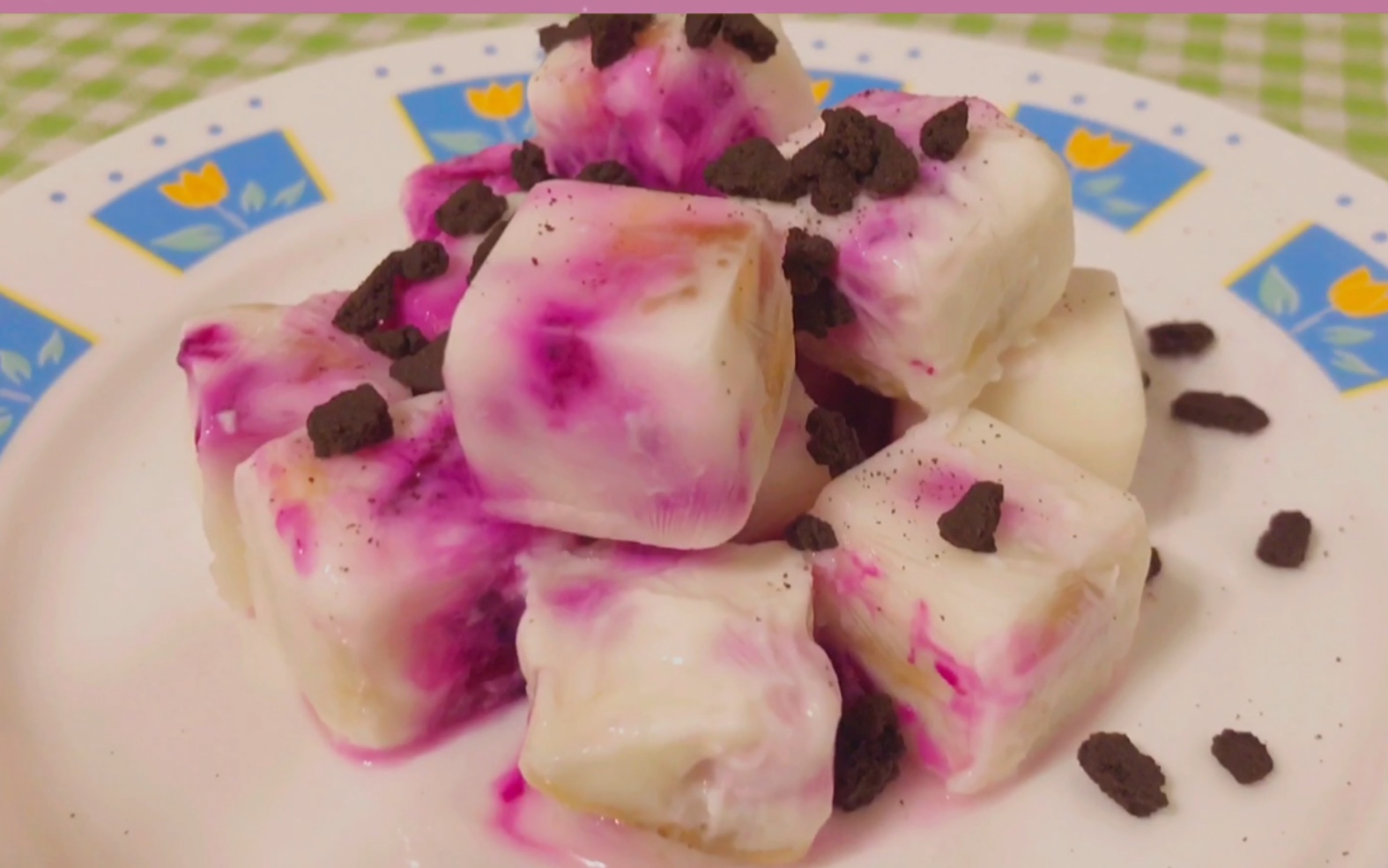 一人食记7自制冻酸奶块火龙果和香蕉跟酸奶放一块吃还挺搭的