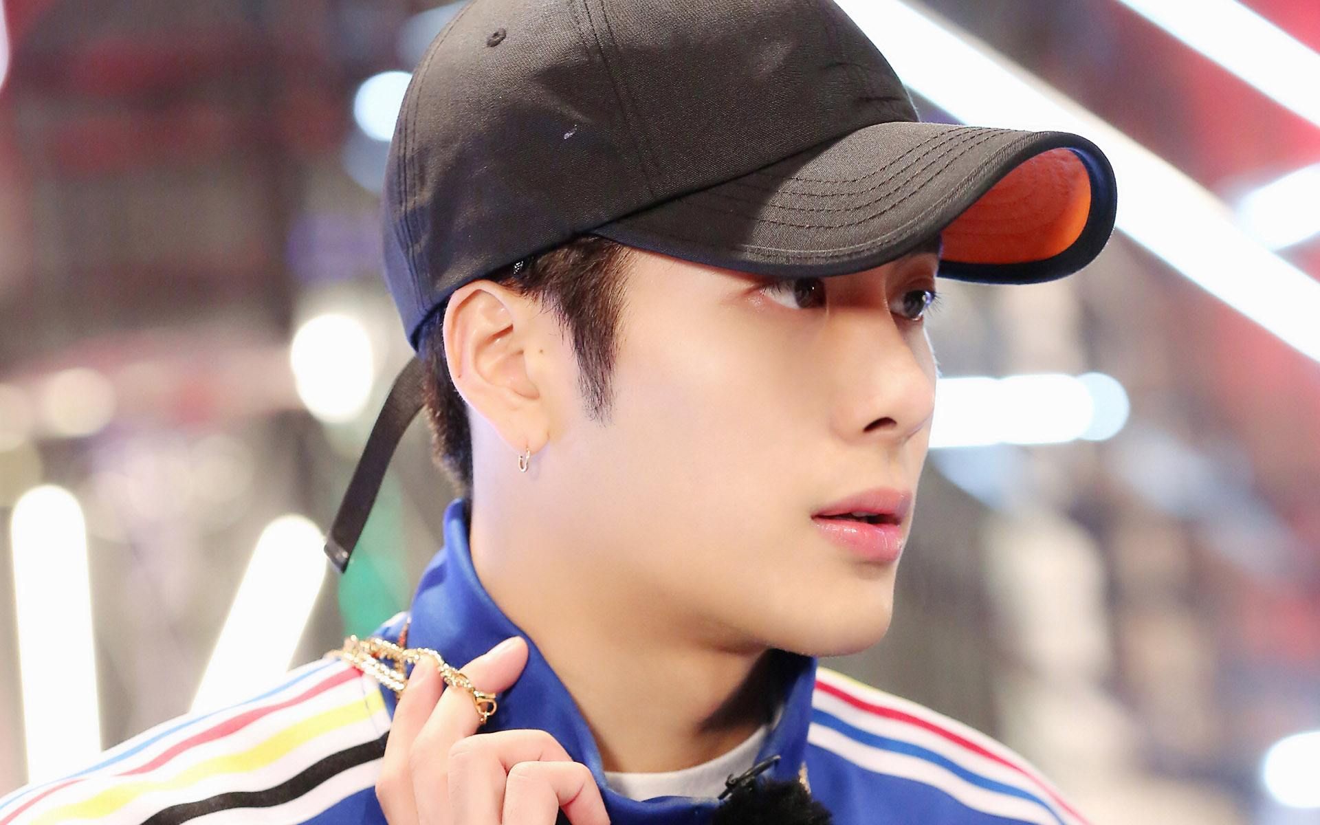 王嘉尔19101088rising全新专辑headinthecloudsii