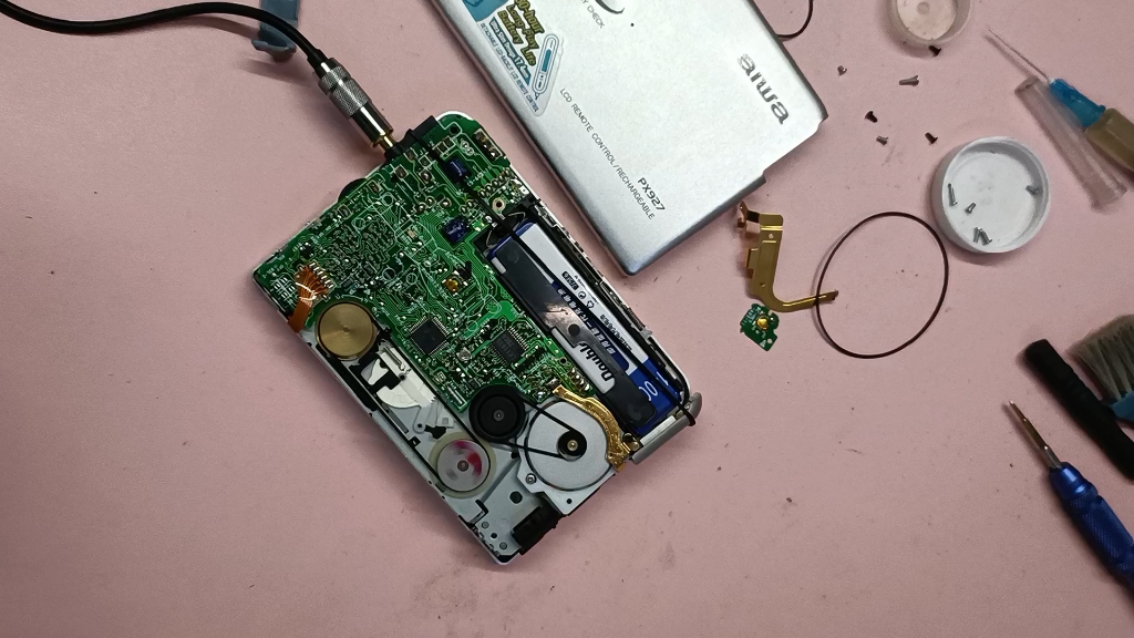 爱华px927磁带随身听维修测试,爱华超薄机双皮带机芯,试听韩宝仪磁带.