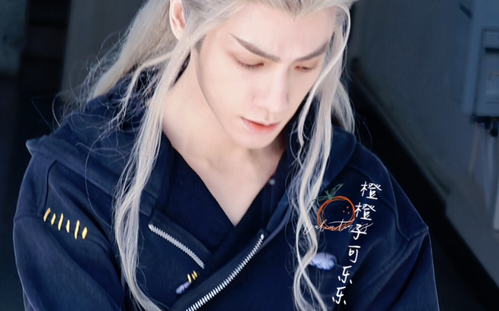 谁家好人打架边打边挠脸边脱衣服的!请联系我!