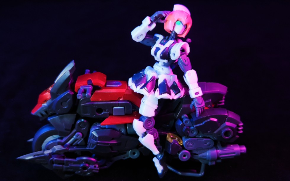 57 傀甲小队 影狼 把玩评测 小比例拼装的本质是变形金刚